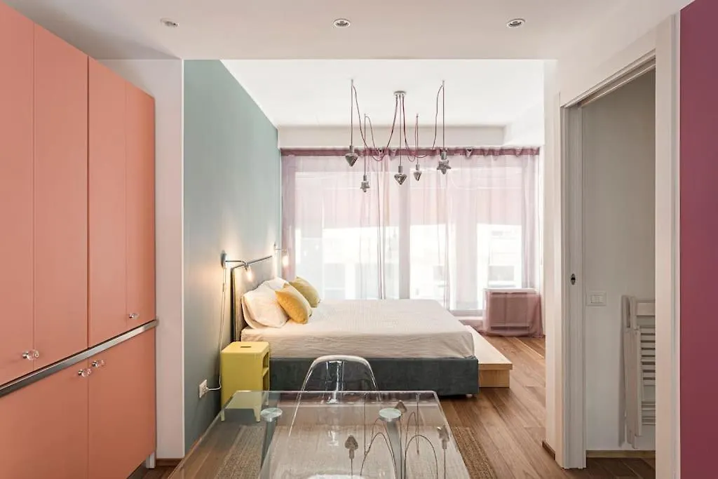 Amazing Apartment In Duomo Milan