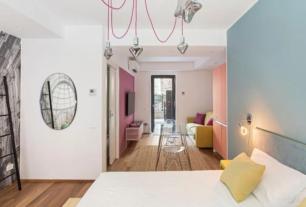 Amazing Apartment In Duomo Milan